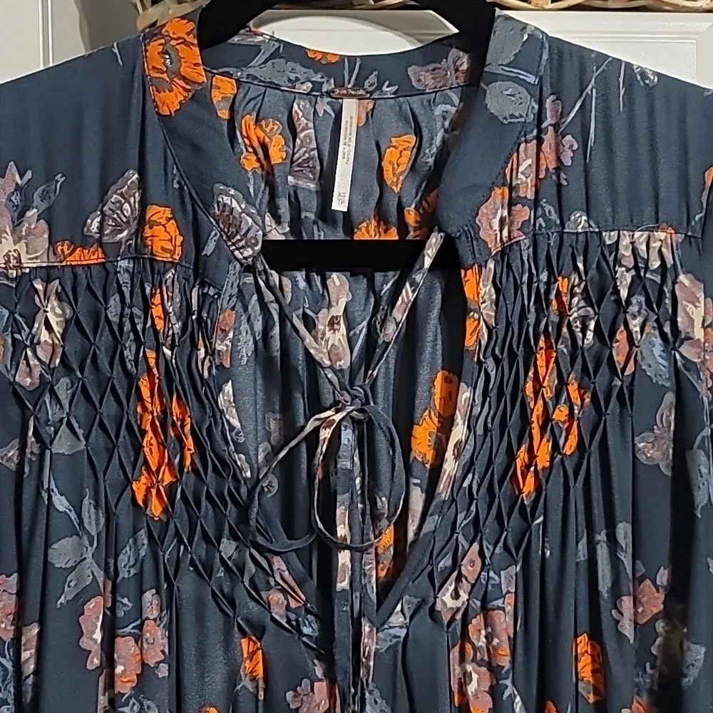 Free People Pebble Crepe Tunic Womens XS Multi Floral Oversized Smocked Boho Top - Picture 3 of 12